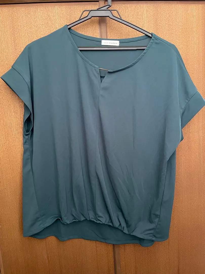 Thumbnail of a.v.v standard short-sleeved top