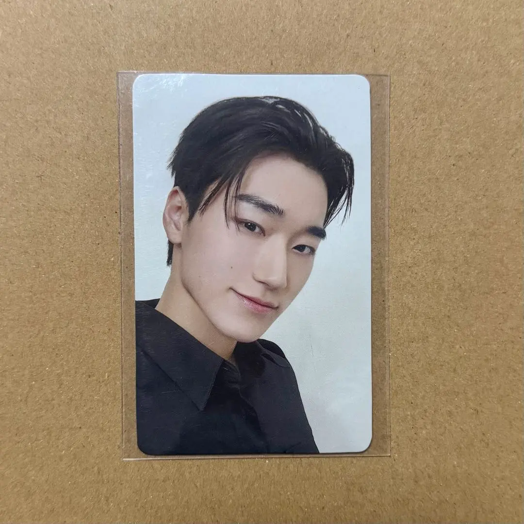 Thumbnail of ATEEZ Ashes to Light venue-exclusive trading card San