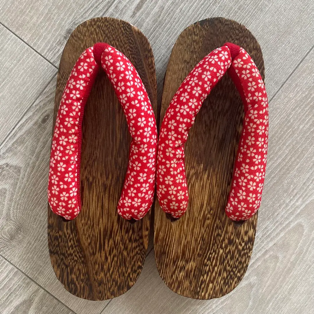 Thumbnail of Children's geta (wooden clogs) - Red - 21cm