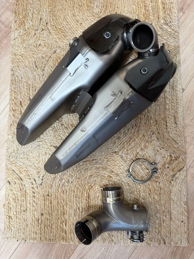 2025年最新】パニガーレ アクラポビッチの人気アイテム - メルカリ