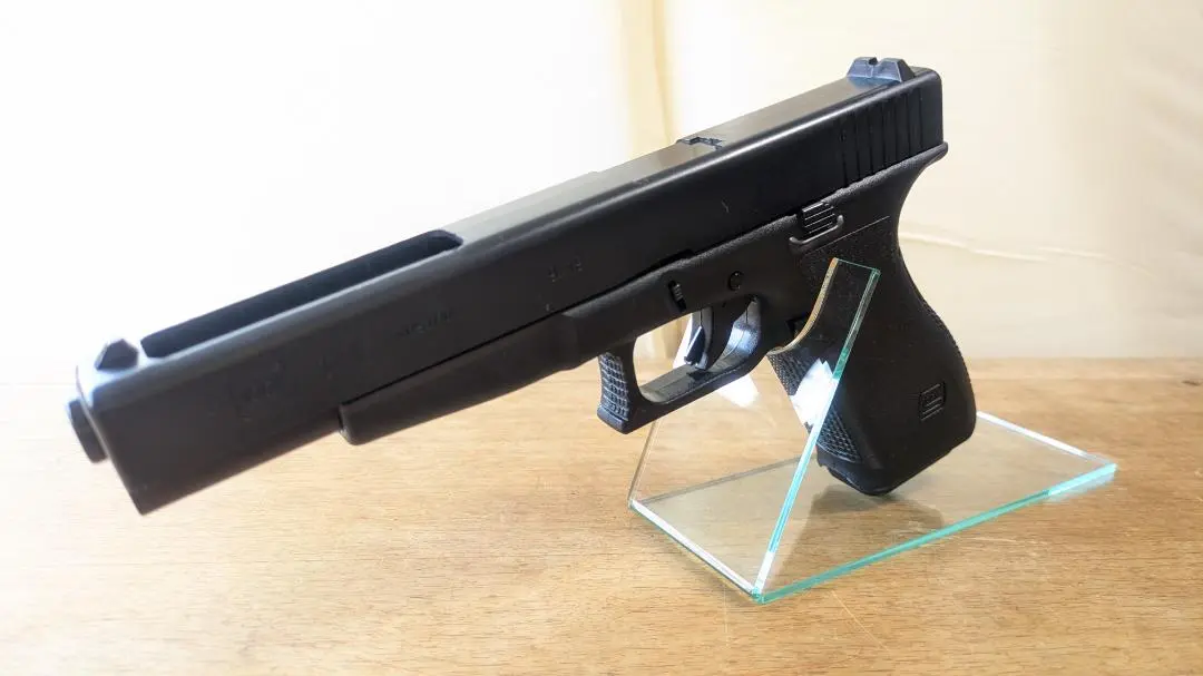 The super cheap CO2 gas gun Glock 17 gen3 Tokyo Marui super