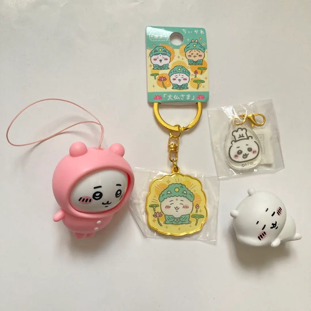 Thumbnail of Chikawa Mini Acrylic Charm Figure Kamakura Local Souvenir Metal Keyholder