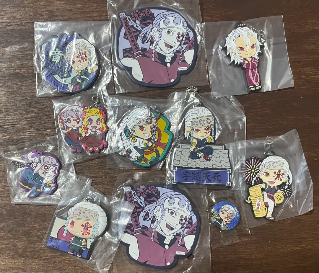 Thumbnail of Kimetsu no Yaiba Tengen Uzui bundle sale: rubber straps,缶 badges, and more