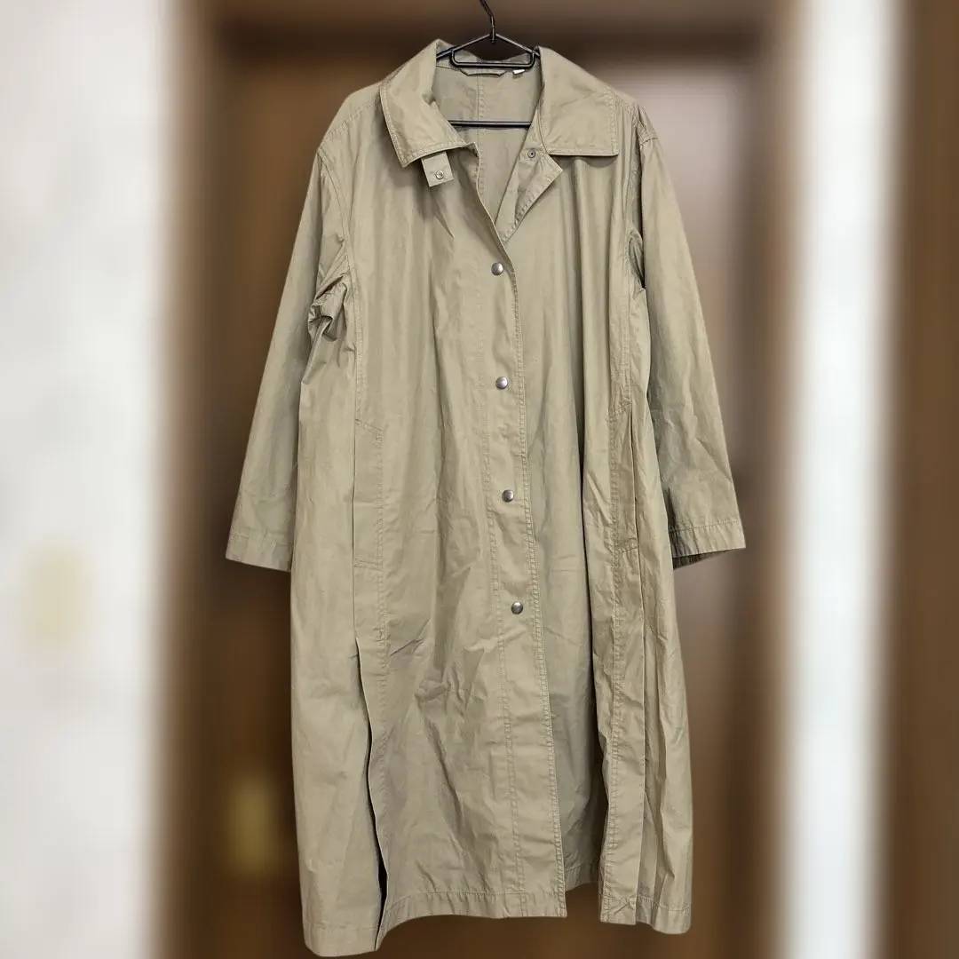 UNIQLO 米色風衣 的縮圖