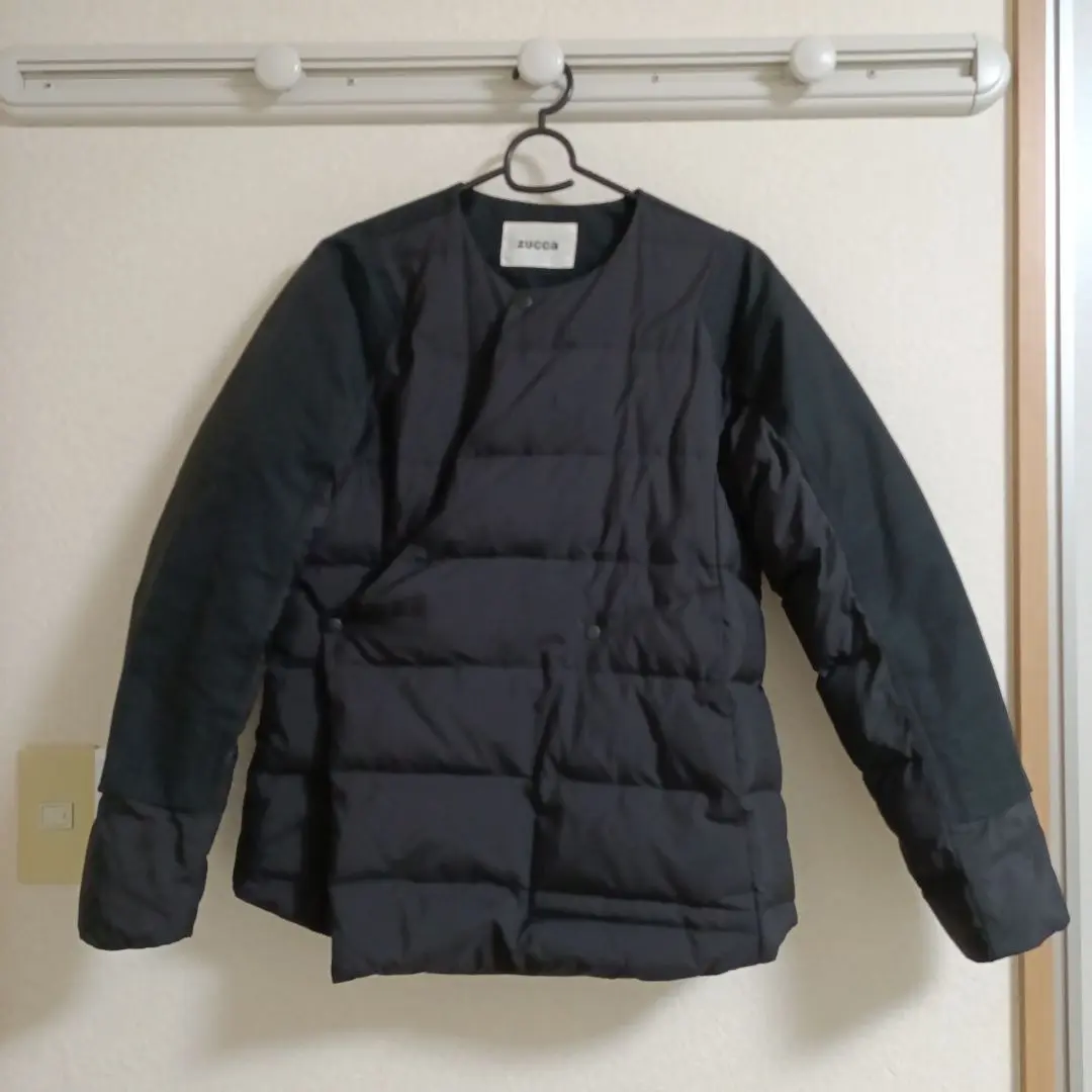 ☆ほぼ未使用☆ズッカ　zucca ライトダウン/ダウンジャケット　ブラック　M 2025年最新】zucca 素材(詰め物)：ダウン レディース ダウン
