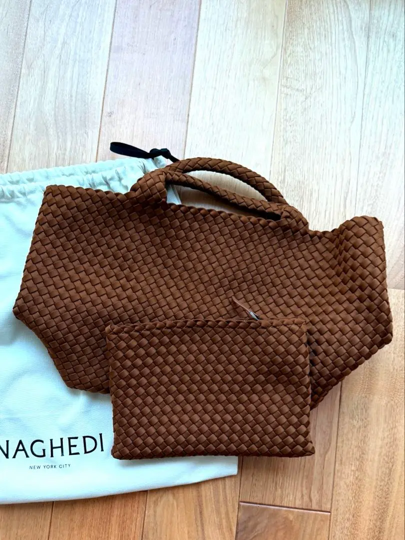 関税込み★NAGHEDI★ポルトフィーノ ミディアム コスメバッグ Naghedi(ナゲディ) ポーチ(レディース) - 海外通販のBUYMA