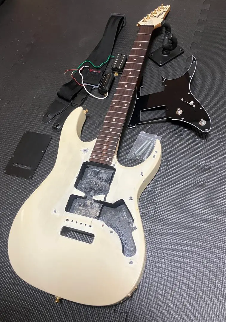 【90年代・希少品】シャーベル エレキギター CDS-090HSH カラーSTR Charvel CDS-090 1990s Electric Guitar（中古/送料無料）【楽器