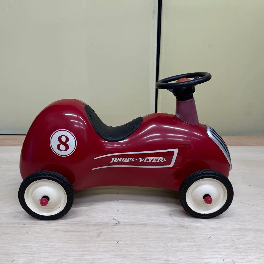 ラジオフライヤー　乗用玩具　レッドスター ラジオフライヤー リトル レッド ロードスター 足けり 乗用車 足