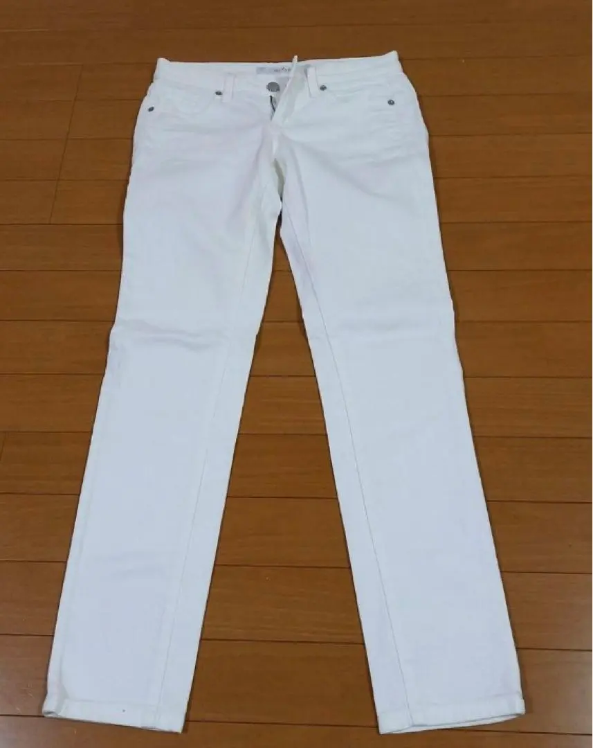 Thumbnail of Women's denim, Uniqlo