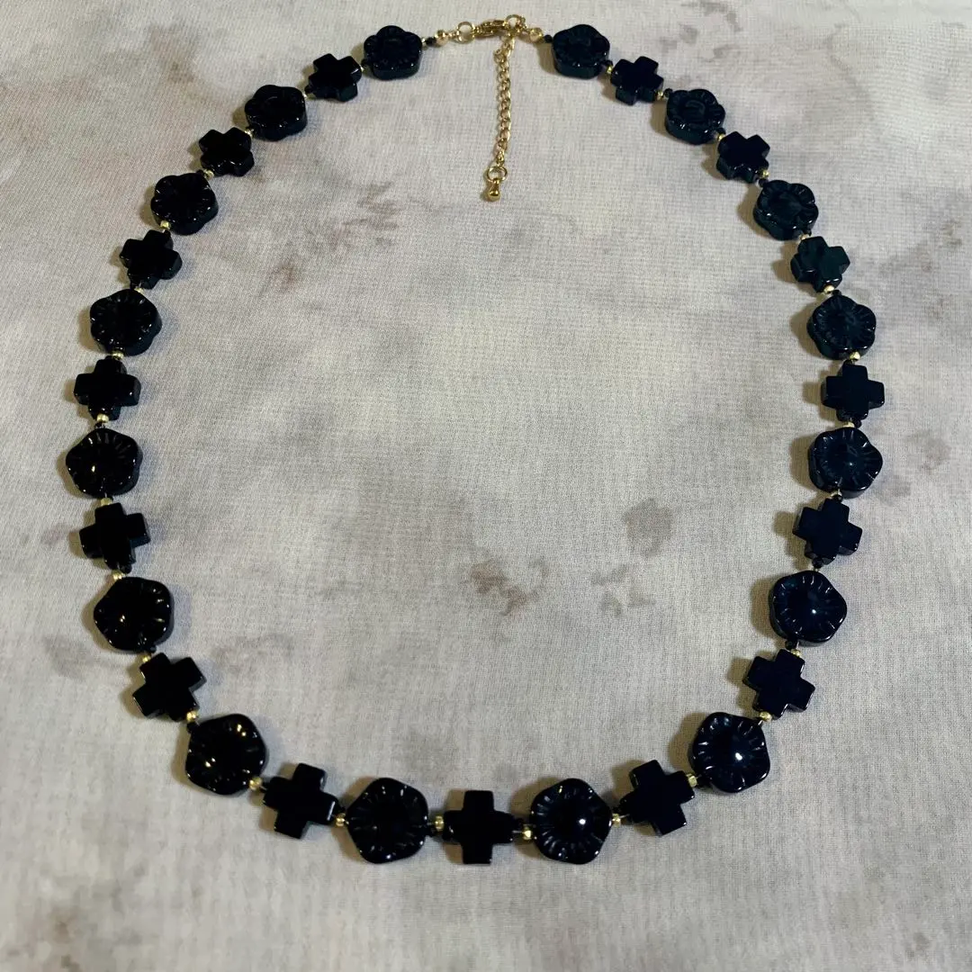 手工製作 捷克珠 花朵 十字架 項鍊 的縮圖