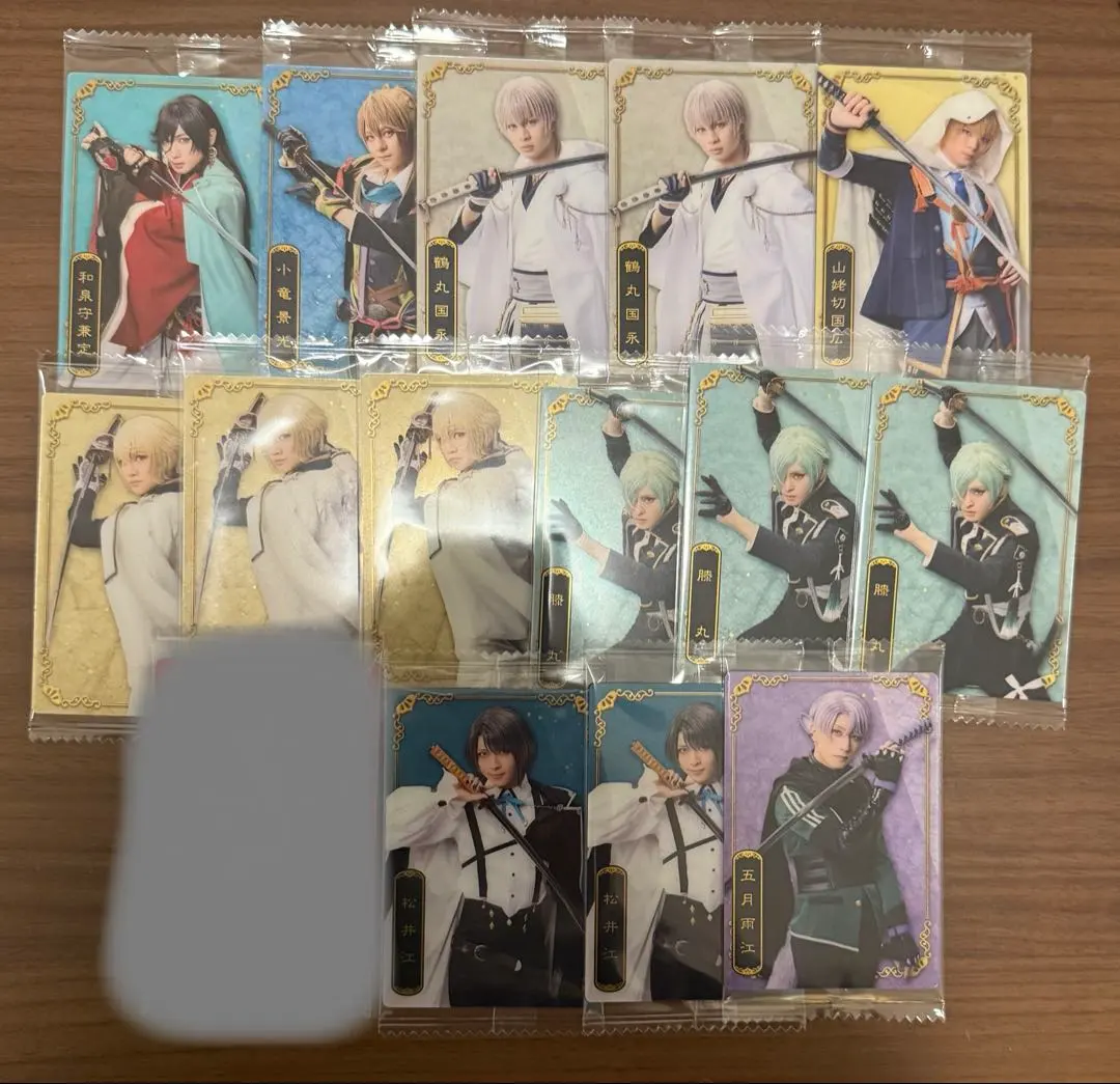 刀劍亂舞 威化餅 卡 鶴丸 髭切 膝丸 和泉守 小龍 等 14件套 的縮圖