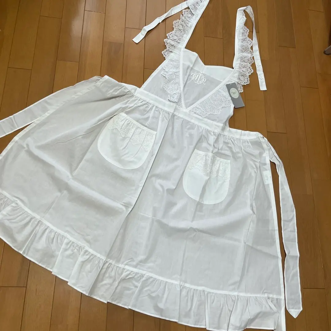 Christian Diorデイジー刺繍エプロンタグ付き新品ホワイトA-8.58 Christian Diorデイジー刺繍エプロンタグ付き新品ホワイトA-8.58