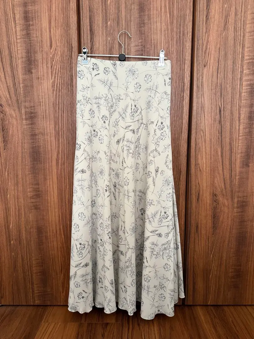 【美品】Mila Owen 喇叭裙 花紋 的縮圖