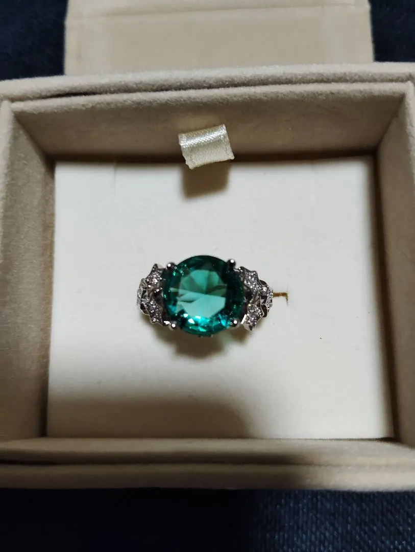 Thumbnail of Green moissanite ring
