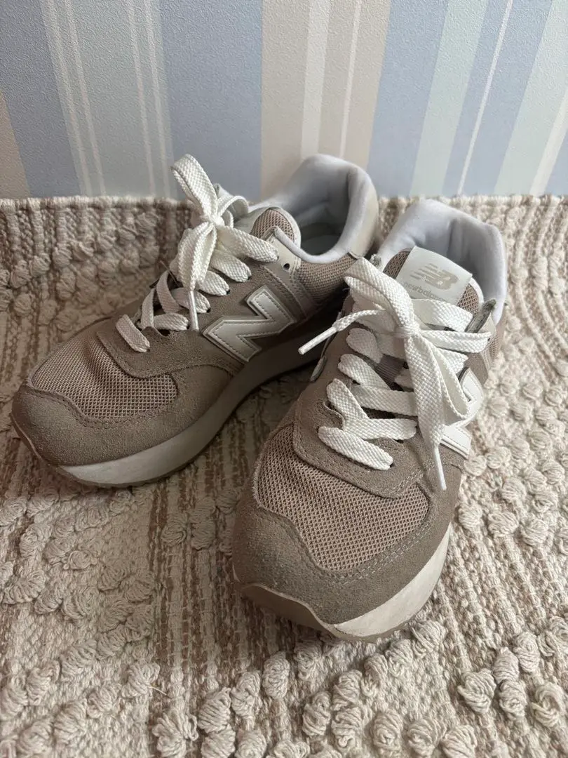 美品ニューバランス　WL574ZSM 574 ホワイト　ベージュ　23.5 New Balance ニューバランス レディース スニーカー WL574