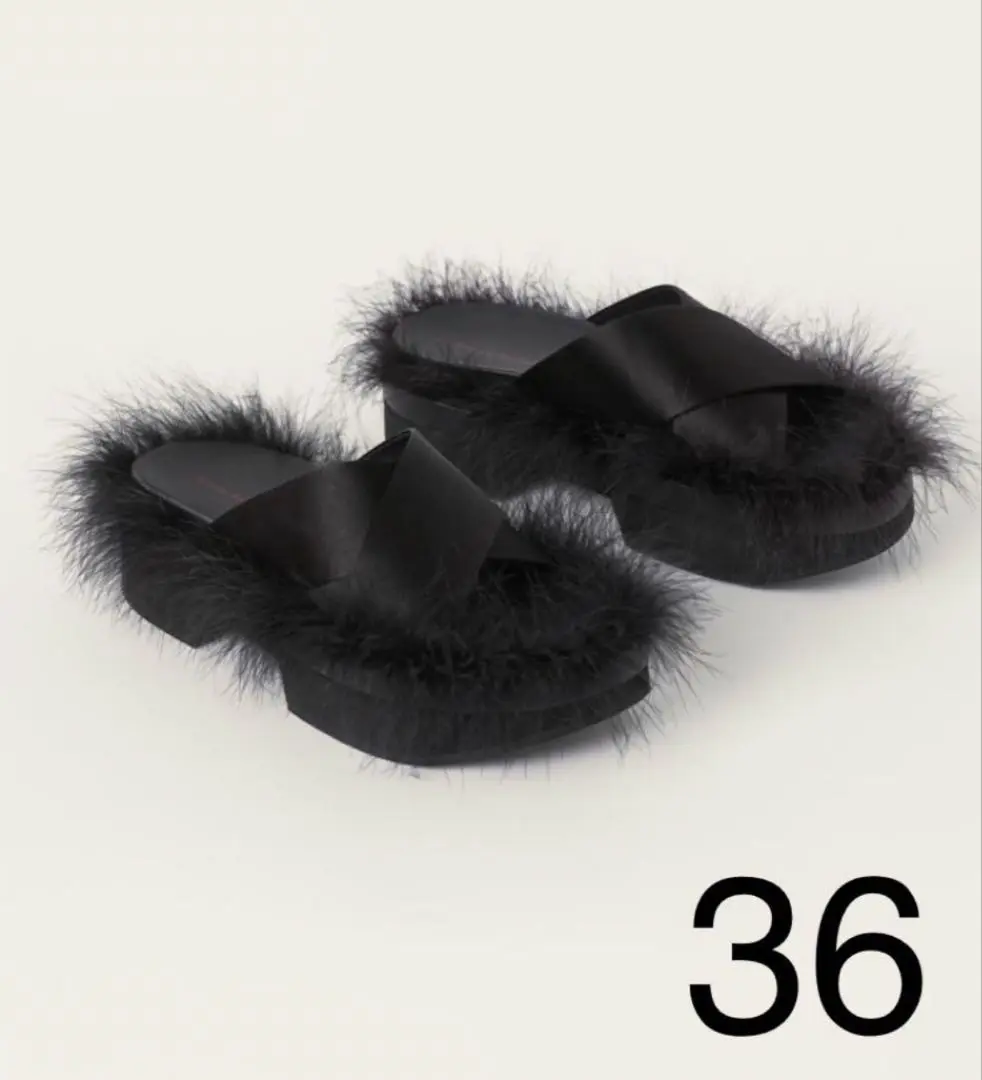 【eri様限定】シモーネロシャ✖️くロックス　パール付きサンダル eri様限定】シモーネロシャ✖️くロックス パール付きサンダル