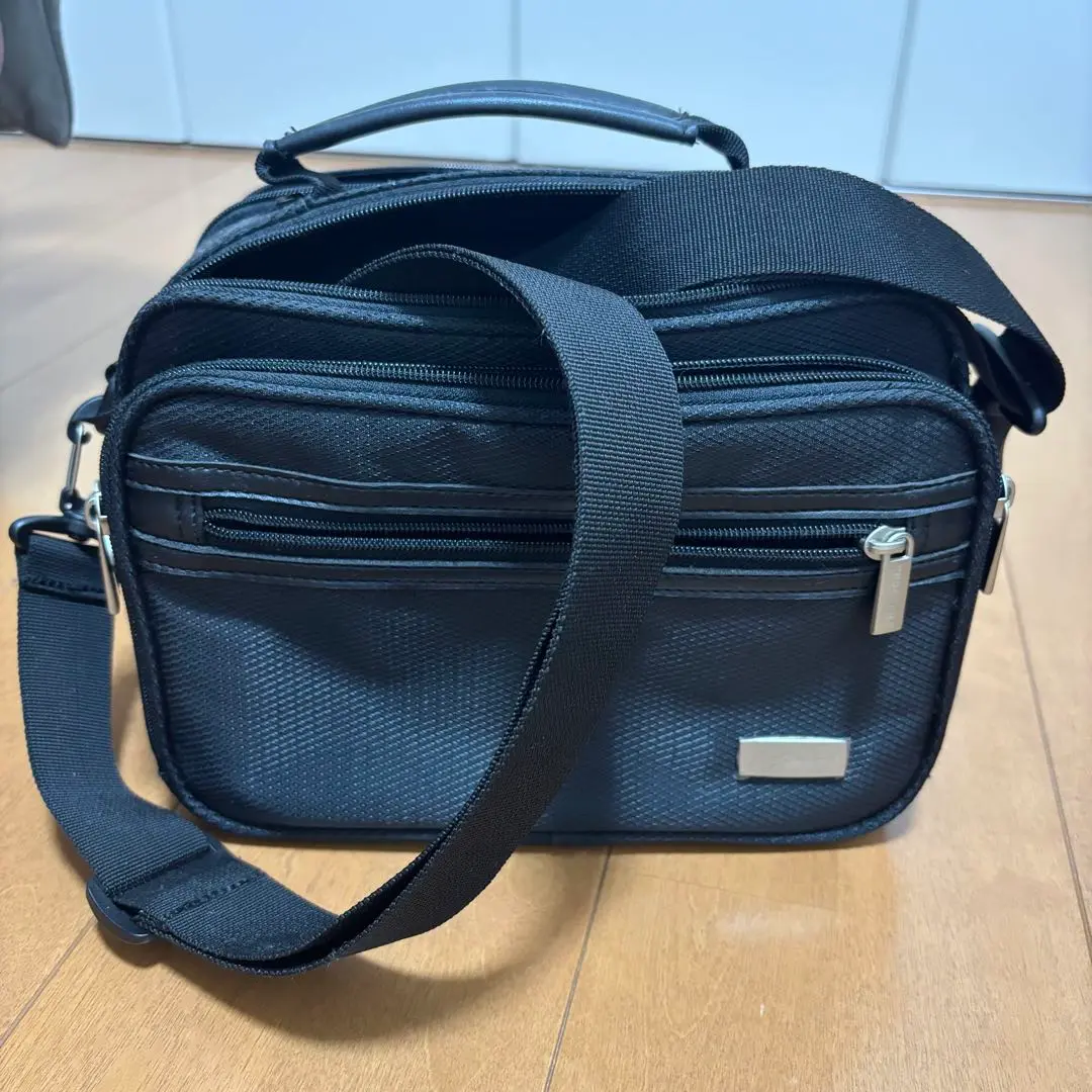 【週末特賣】鱷魚皮 肩背包 黑色 美品 划算商品 的縮圖