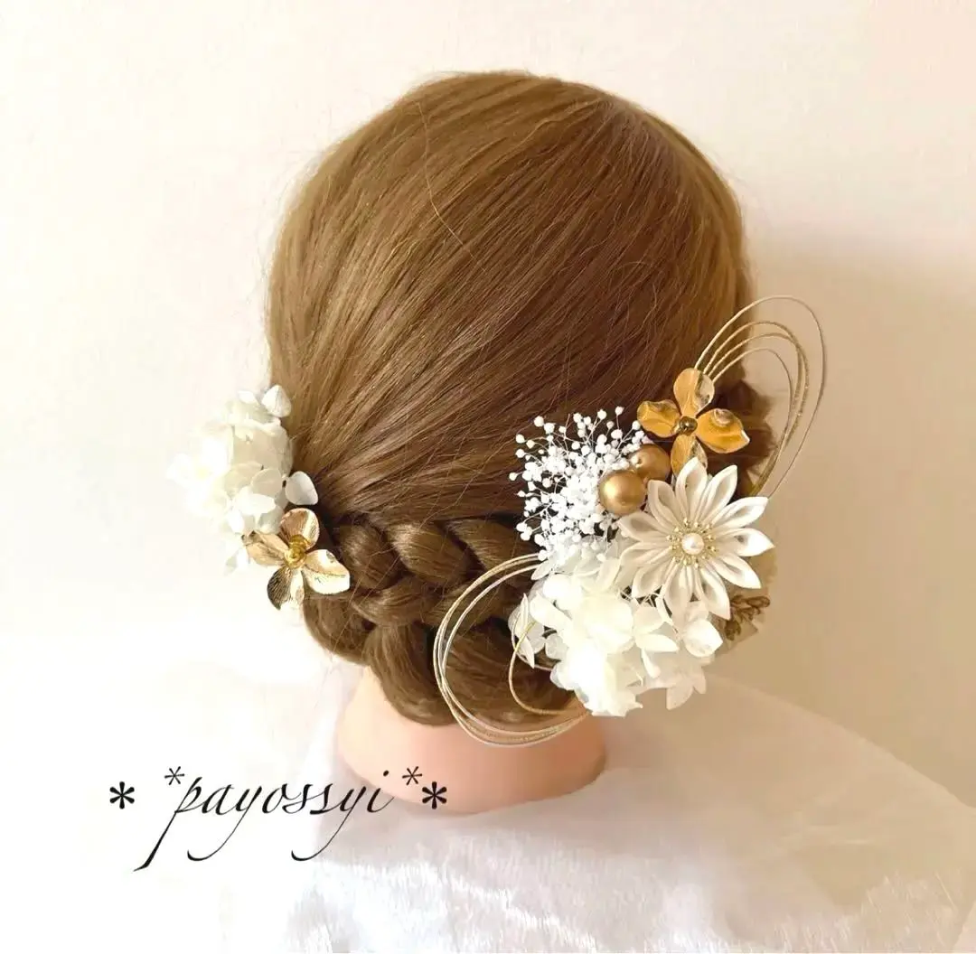 Thumbnail of Tsumami Zaiku Hair Accessories for Seijinshiki (Coming-of-Age Ceremony), Graduation, Wedding, Furisode (Long-Sleeved Kimono), Kimono, and Shiromuku (White Wedding Kimono)