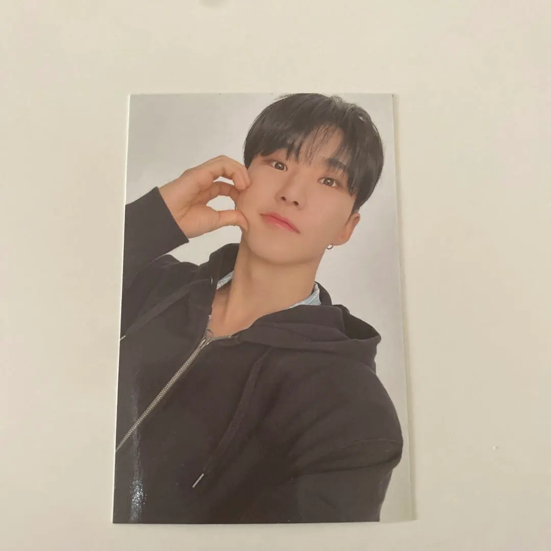 セブチ　seventeen 8周年　ピアス　ホシ　hoshi SEVENTEENのフリマアイテム一覧