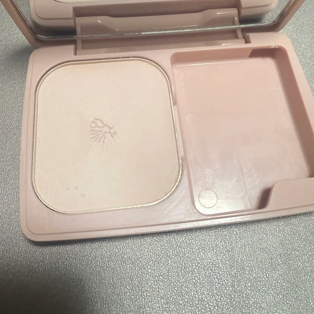 Thumbnail of PAUL & JOE Powder Foundation 100 Compact 01