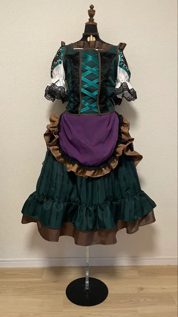 狂熱 加斯頓女孩 綠色 服裝 的縮圖