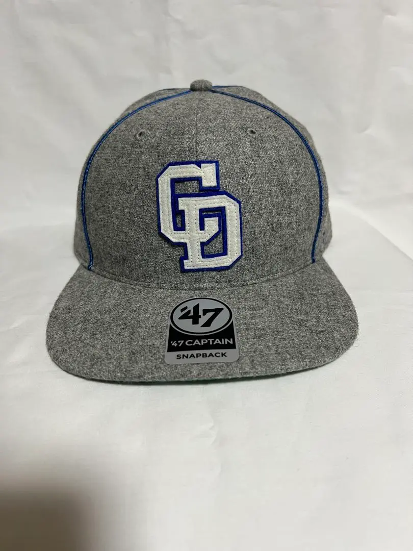 中日ドラゴンズ 47 CAPTAIN SNAPBACK グレー 1630601061.jpg?1658755034