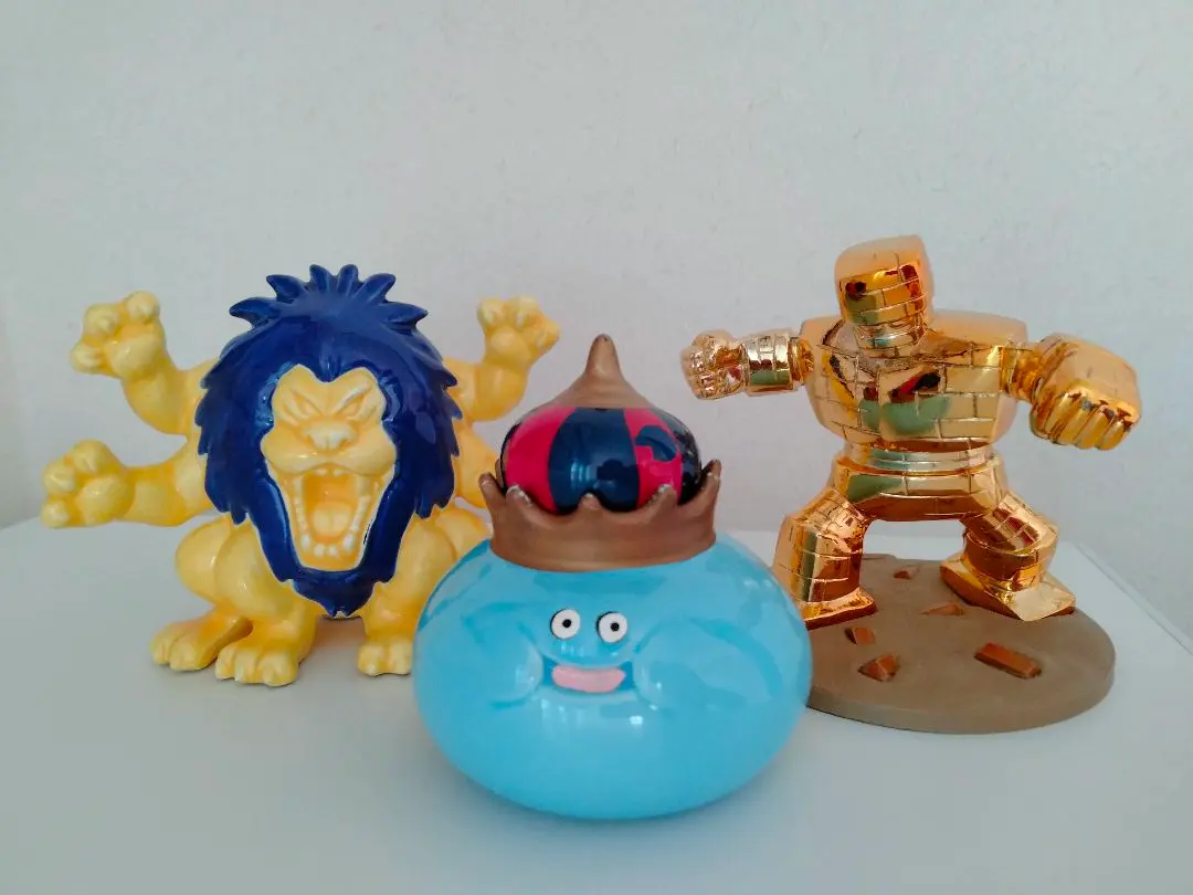ドラゴンクエスト　陶器　人形　フィギュア　キングスライム ドラゴンクエスト キングスライムフィギュア - メルカリ