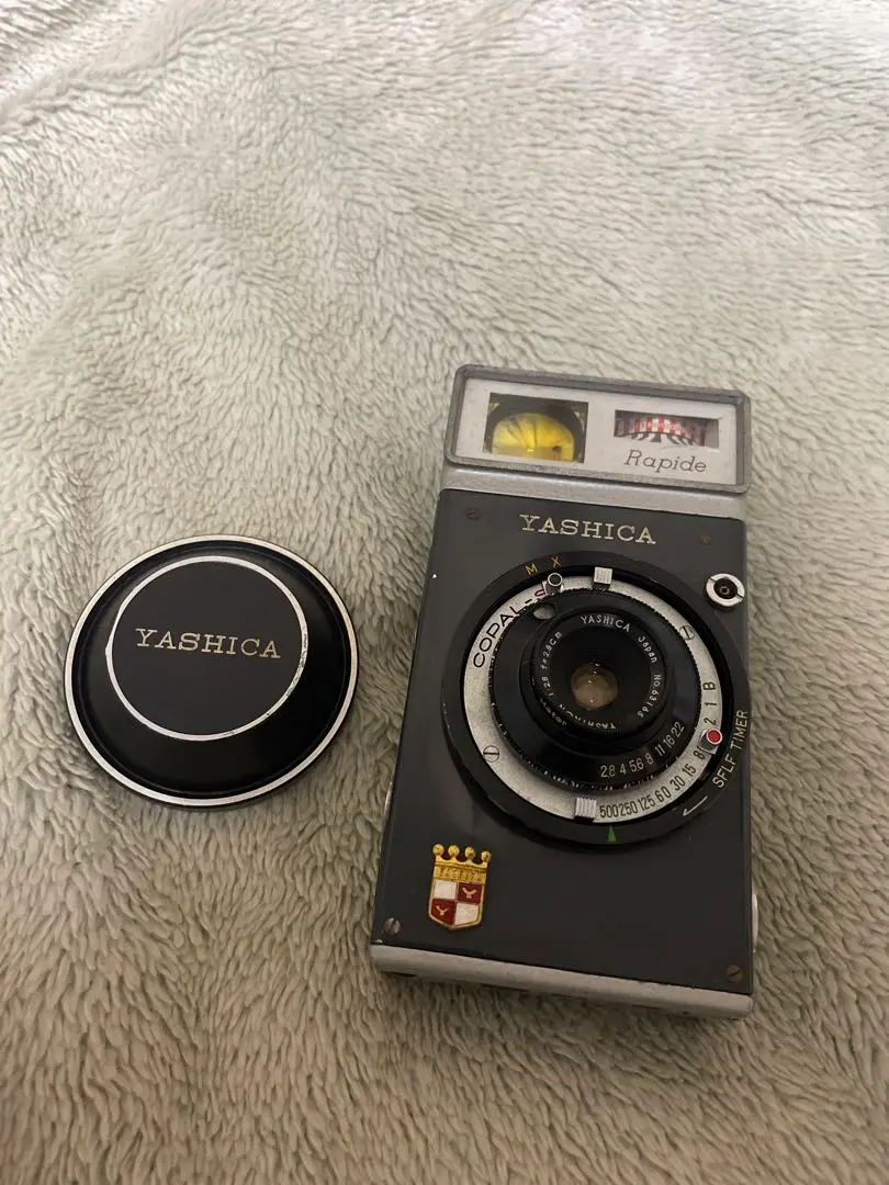 YASHICA　Rapide ヤシカハーフサイズフィルムカメラ　ラピード フイルムカメラ】おしゃれな縦型デザインのハーフサイズフイルム