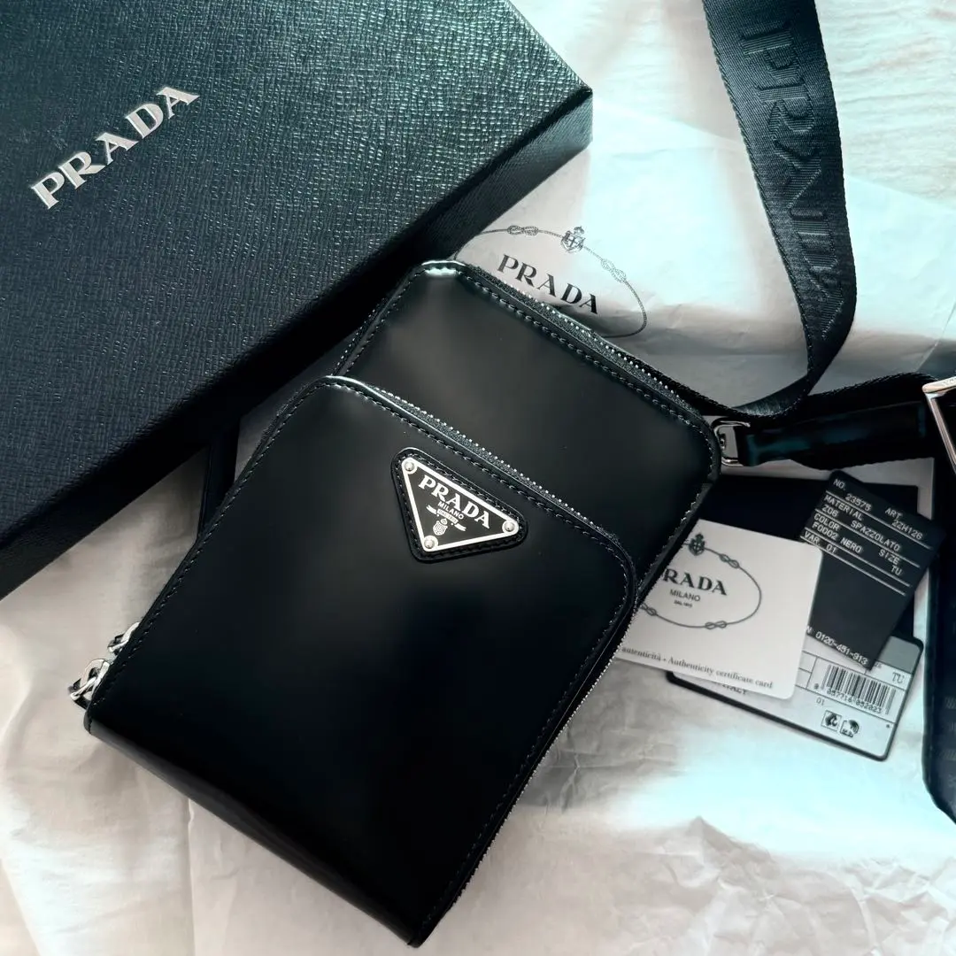 [PRADA] ★ブラッシュドレザー ウォレット 三角ロゴ★ PRADA] ☆ブラッシュドレザー ウォレット 三角ロゴ☆ 財布・小物
