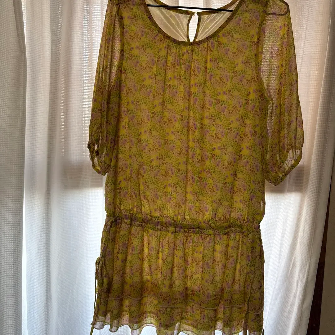 Thumbnail of Floral print, five-sleeve tunic