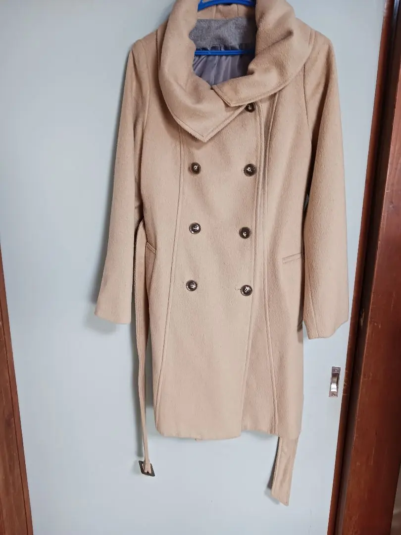 Thumbnail of Price reduced! *pinx' Beige double-breasted coat