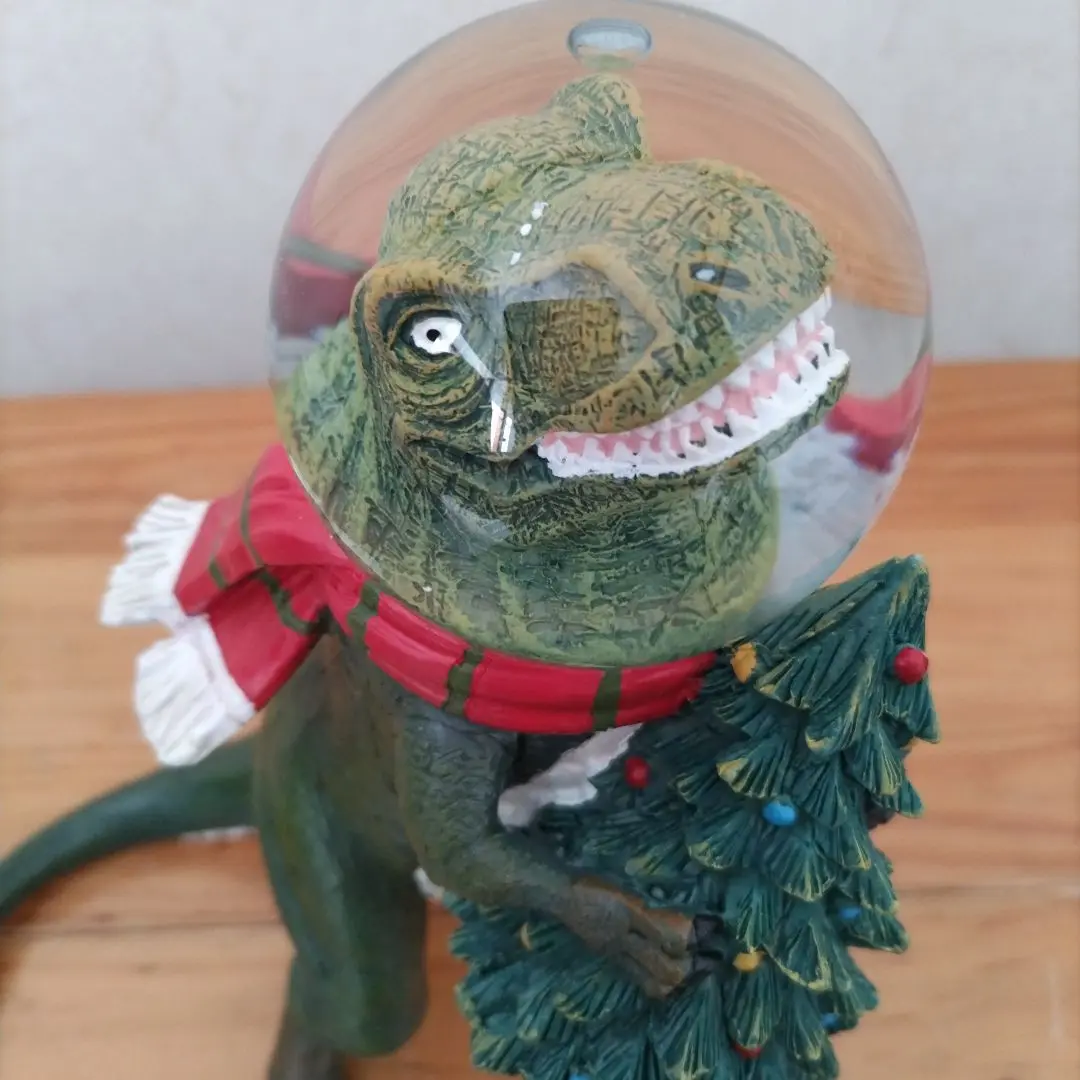 クリスマスプレゼント用に20日迄の限定で。 恐竜 スノードーム