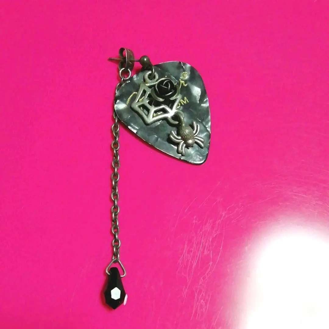 グリーンカルセドニー　片耳ピアス　ボールペン　バナナフィッシュ グリーンカルセドニー 片耳ピアス ボールペン バナナフィッシュ