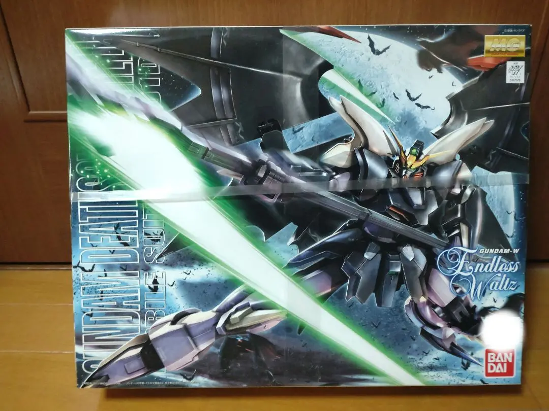 バンダイ MG 1/100 ガンダムデスサイズヘル EW版 XXXG01D2 Amazon | MG 1/100 XXXG-01D ガンダムデスサイズ EW (新機動戦記