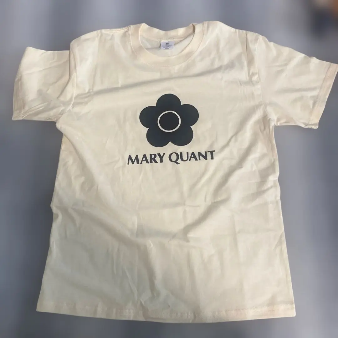 瑪麗官風格？花卉標誌 T 恤 的縮圖