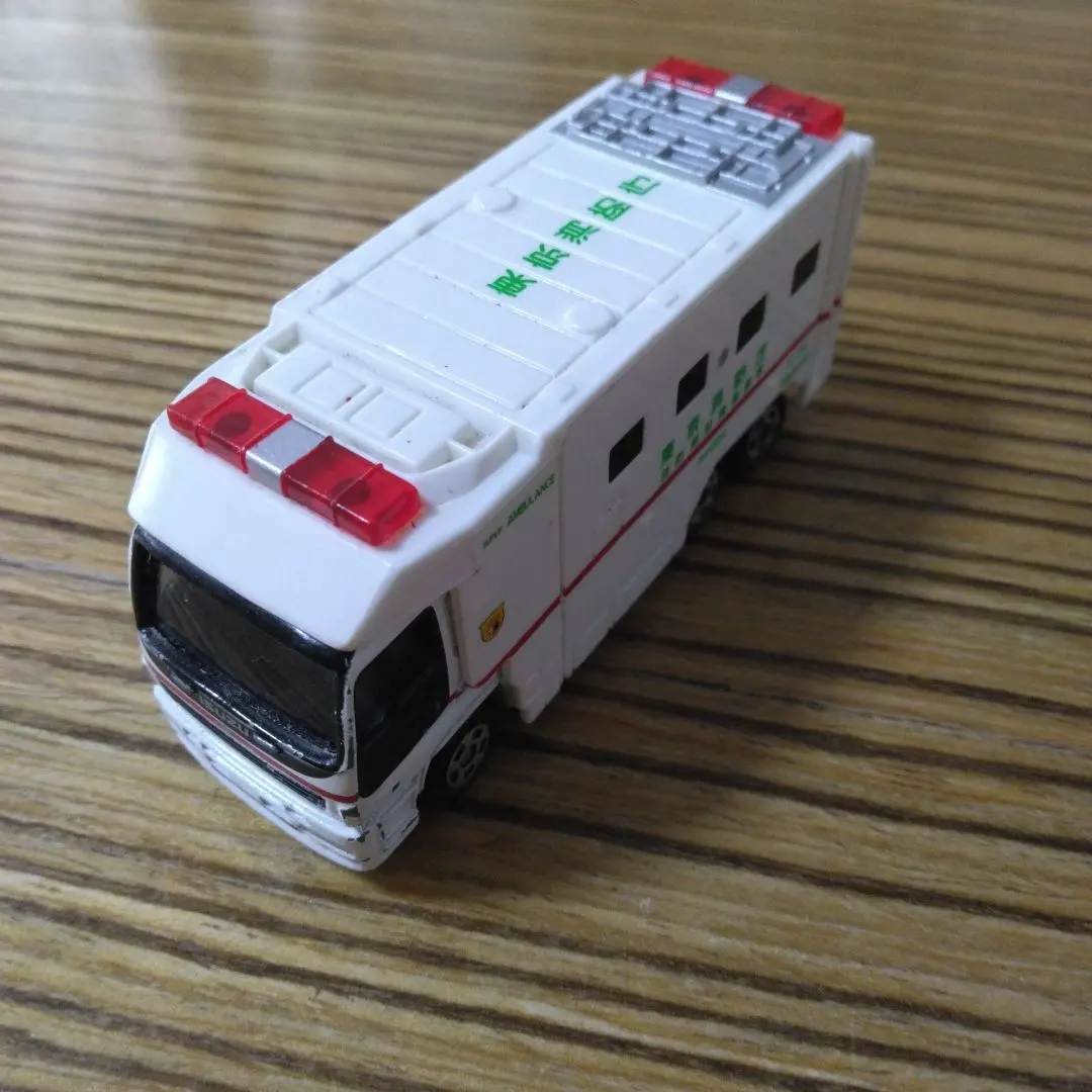 Thumbnail of Tomica ISUZU GIGA Tokyo Fire Department Special Ambulance