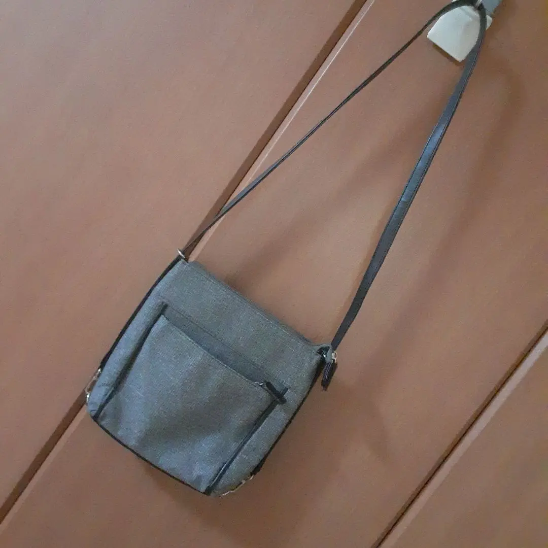 灰色 肩背包 斜背包 的縮圖