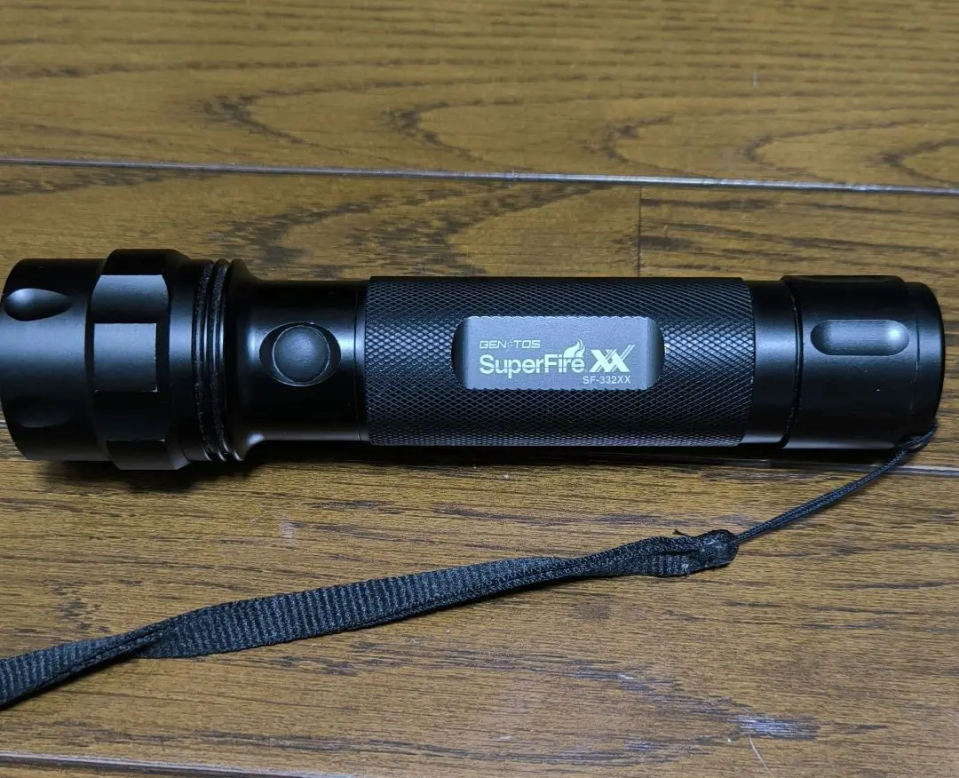 【中古】SuperFireX3  SF-755X3  LEDライト SF-755X3 - GENTOS | ジェントス株式会社｜LEDライト | デスク