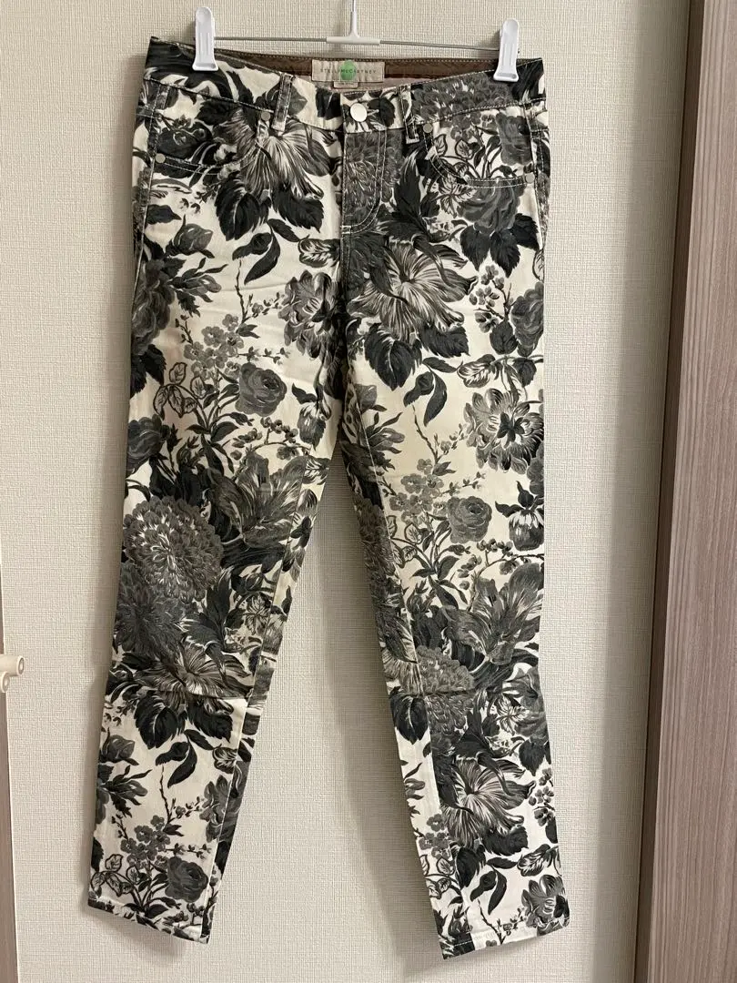 美品　ステラマッカートニー　羽根柄パンツ 美品ステラマッカートニー羽根柄パンツ