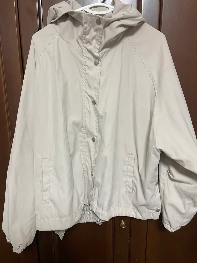 Thumbnail of Beige hooded mountain parka