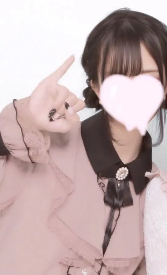 JUSGLITTY（ジャスグリッティー）の「パール付きラッフル