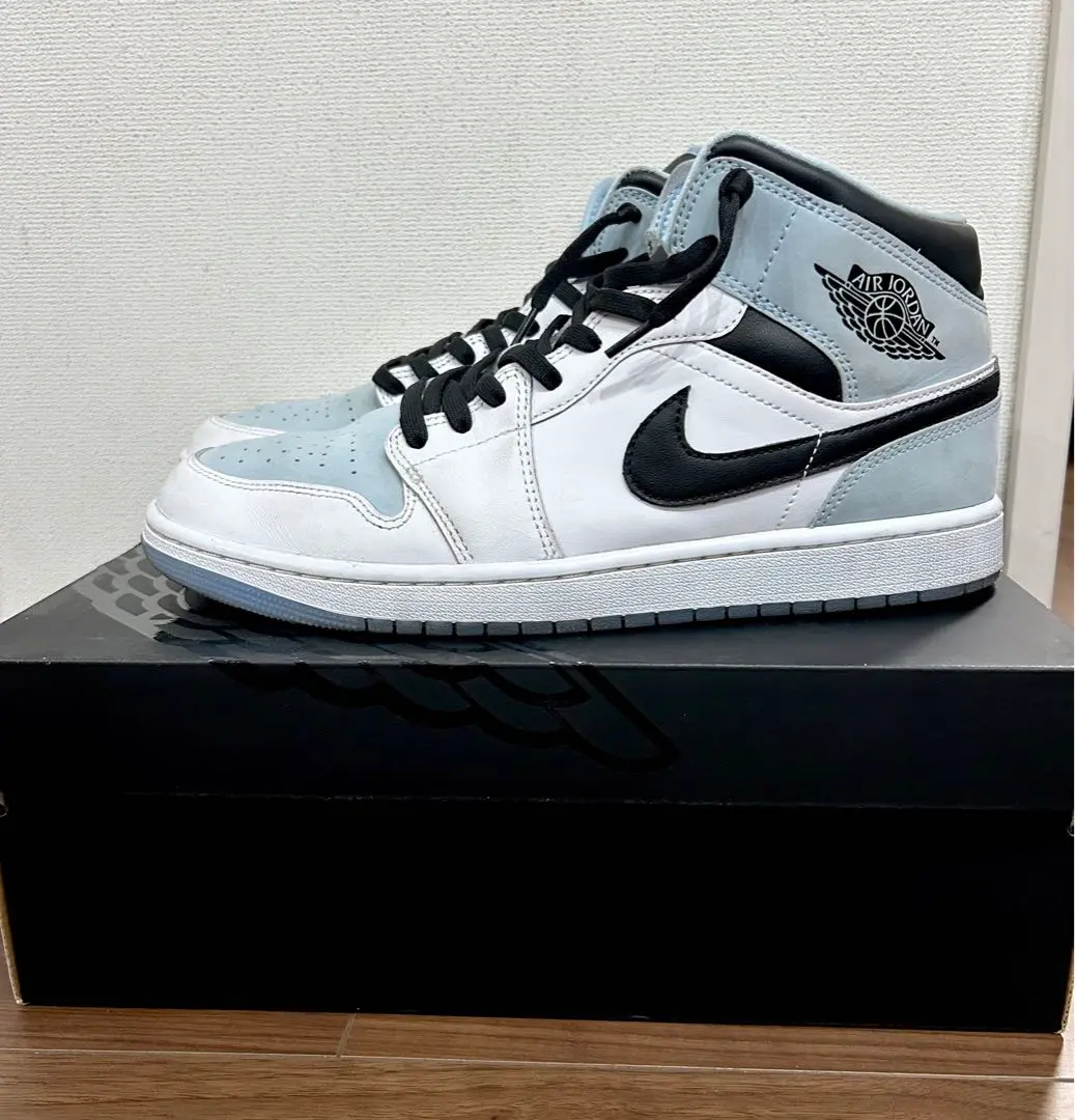 シューズ(女性用) Nike Air Jordan 1 Mid \"Ice Blue Nubuck Jordan 1 Mid SE Ice Blue Unboxing + On Feet! - YouTube
