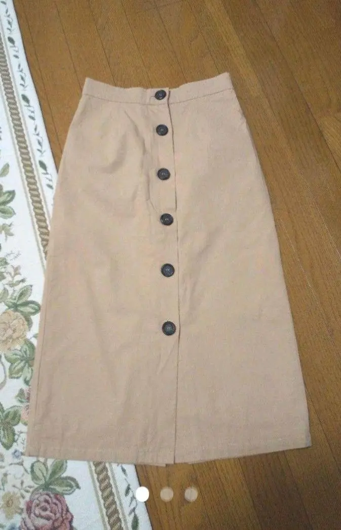 Thumbnail of Tight skirt, knee-length skirt