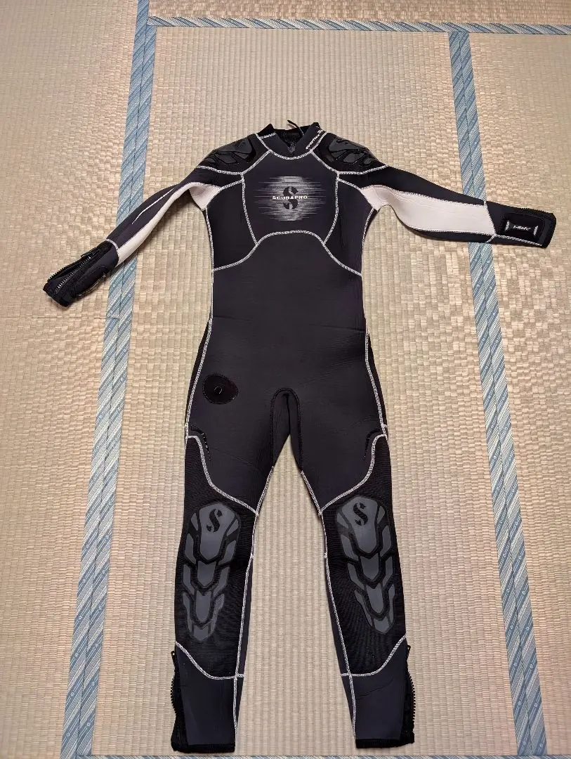 Thumbnail of SCUBAPRO Wetsuit 5mm Women's M