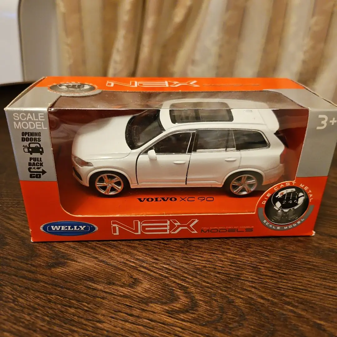 1/43 Volvo XC90 トワイライトブロンズ