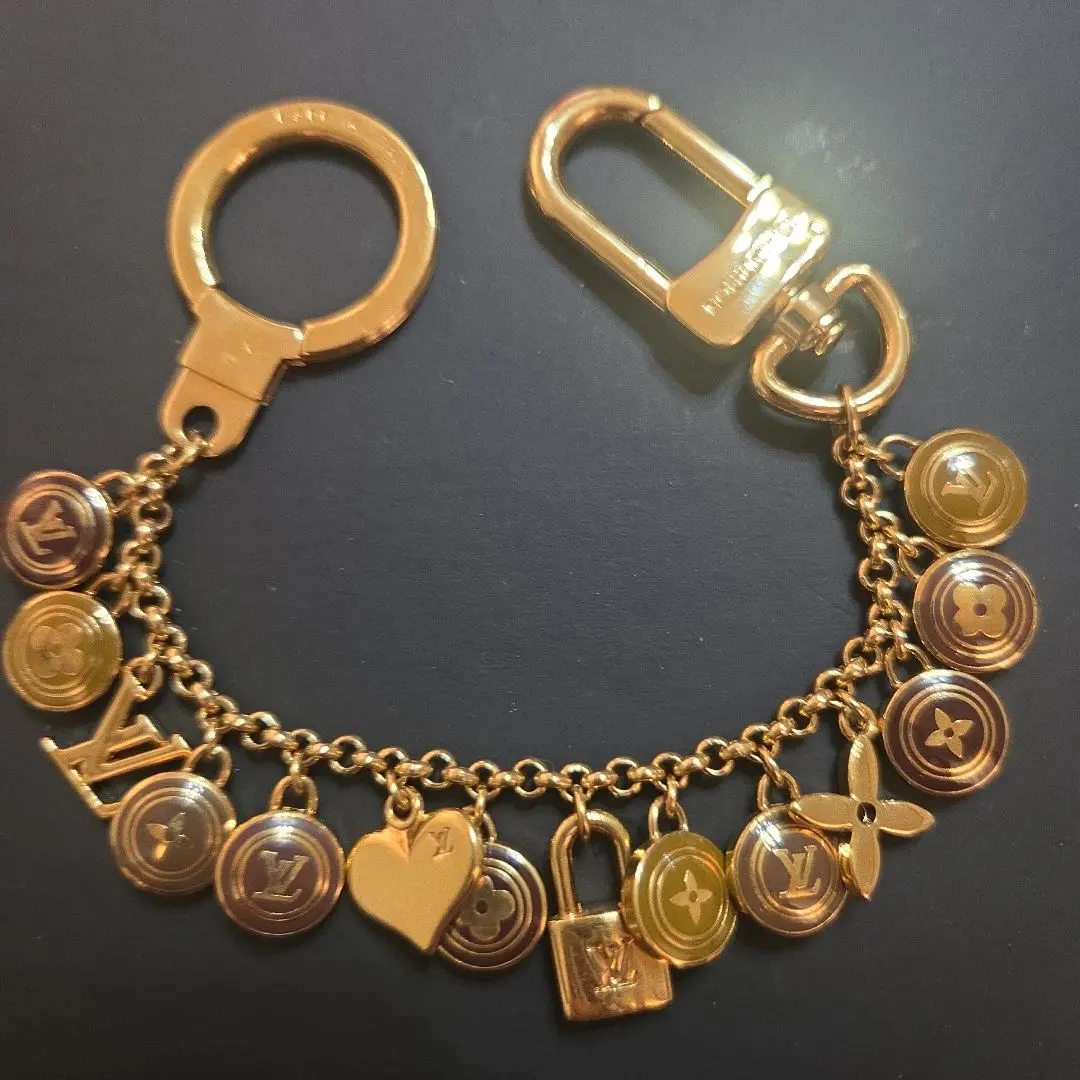 ルイヴィトン ポルトクレ・シェンヌ・パスティーユ チャーム M65386 楽天市場】LOUIS VUITTON ルイ ヴィトン ポルトクレ シェンヌ
