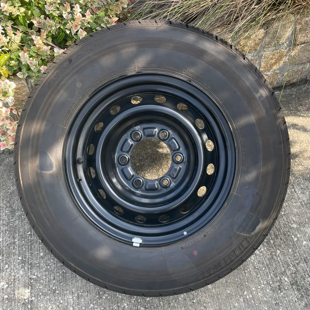 ☆新車外し・２０２５年・BRIDGESTONE☆ハイエーススペア№55 ☆新車外し・2025年・BRIDGESTONE☆ハイエーススペア№55