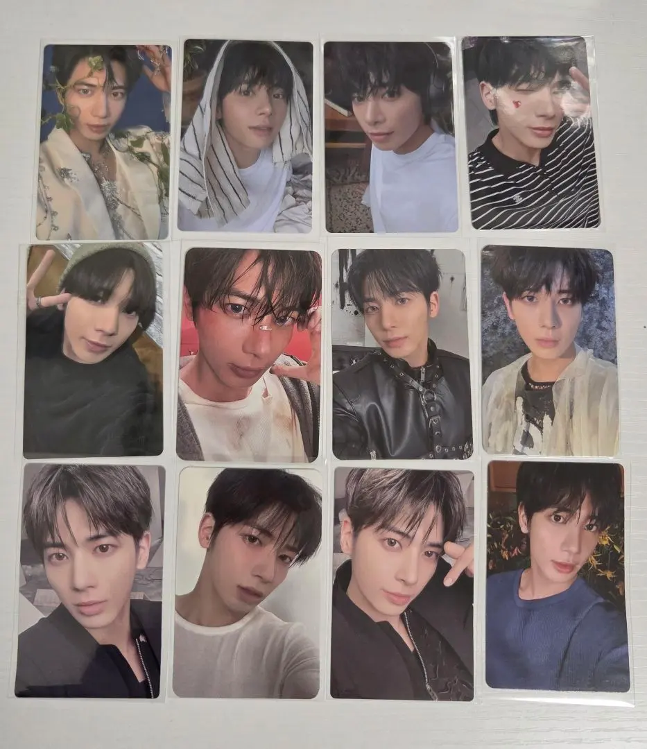 Thumbnail of TXT Taehyun Trading Card 12-Piece Set