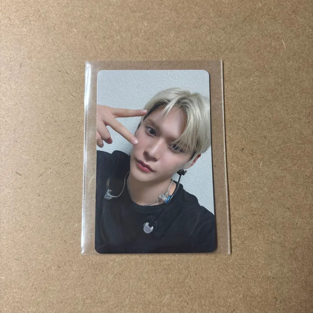 Thumbnail of RIIZE Eunseok SMTOWN trading card
