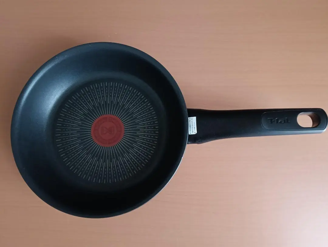 Thumbnail of Tefal IH Hard Titanium Unlimited Frypan 20cm